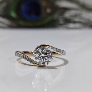 Anillo de compromiso con diamante de corte redondo y banda elegante trenzada, cultivado en laboratorio, para mujer, en oro macizo de 10K, joyería para propuesta de matrimonio para amantes. - Product Image 1