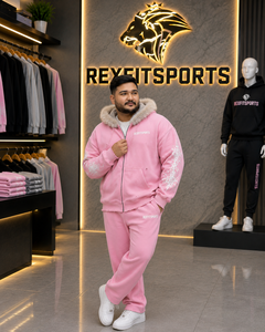 ชุดวอร์มผู้ชาย REXFITSPORTS 2026 สีชมพู มีฮู้ดขนเฟอร์ ซิปเต็มตัว ลายกราฟิก ผ้าฝ้ายผสมโพลีเอสเตอร์ 280–300 GSM ชุดจ็อกเกอร์สตรีทแวร์ - Product Image 3