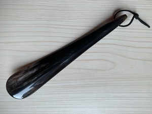 Lève-chaussures long et incurvé en corne de bœuf, artisanal, de haute qualité, écologique, taille personnalisée par AZ ENTERPRISES - Product Image 3