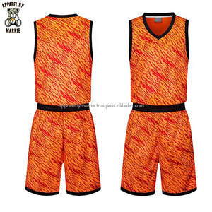 Ensemble d'uniformes de basketball personnalisés avec tissu sportif léger imprimé par sublimation pour les équipes universitaires et les jeux récréatifs - Product Image 4