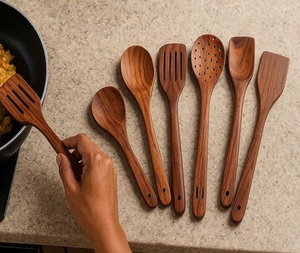Juego de utensilios de cocina de madera de teca natural hechos a mano, modernos, ecológicos, ligeros, con mango largo, cuchara, espátula antiadherente - Product Image 1