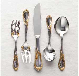 Cubiertos ornamentados con detalles en plata y oro. Elegantes asas de filigrana para una cena de lujo. Disponible a precios de mayorista. - Product Image 1
