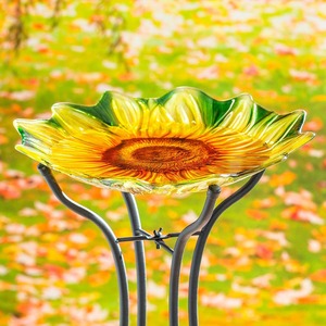 Bebedero para Pájaros de Metal con Soporte, Diseño de Girasol, para Jardín, Patio o Césped - Product Image 1