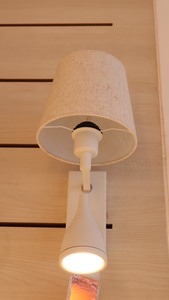 Lampe murale LED Lumetal moderne et minimaliste avec abat-jour en tissu élégant et commande tactile pour chambre, hôtel, salon, en fer forgé - Product Image 3