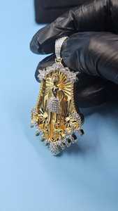 จี้พระนางฟ้าชุบทองคำขาวบนเงินแท้ 925 ประดับเพชรโมอิสซาไนต์ VVS สำหรับทุกเพศ - Product Image 5