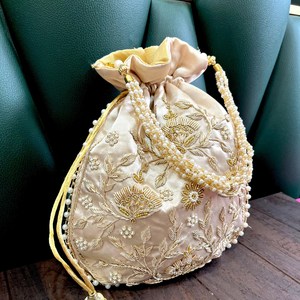 Bolso Potli con Cuentas a Precio Accesible para Mujer, con Patrón Floral Bordado a Mano, para Bodas y Trajes Festivos - Product Image 3