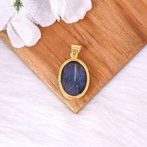 Colgante Clásico Ovalado con Engaste de Labradorita, Chapado en Oro, Joyería Artesanal de Latón - Product Image 5