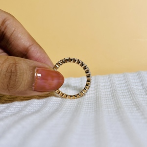 แหวนเพชรทรงกลมเจียระไนแบบบริลเลียนท์ 14K โรสโกลด์ เพชรเลี้ยงในห้องปฏิบัติการ ดีไซน์คลาสสิก สำหรับผู้หญิง เหมาะสำหรับเป็นแหวนหมั้นและแหวนแต่งงาน - Product Image 2