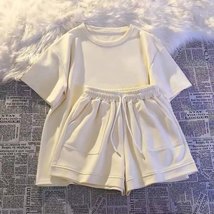 Ensemble de survêtement pour femme en toile surdimensionnée de haute qualité, col montant uni, deux pièces, avec short de survêtement au-dessus du genou, style streetwear - Product Image 3