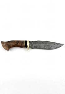 Cuchillo de caza hecho a mano de acero de Damasco con hoja de punta clip, guardacuchillo de latón y mango de madera estabilizada - Product Image 3