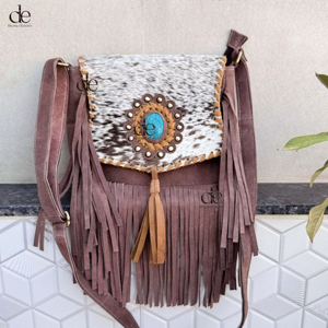 Sac à main bandoulière en cuir suédé à franges, style western, en peau à poils, avec pierres de créateur, pour femme, design unique, vente en gros - Product Image 1