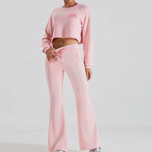 Conjuntos deportivos acampanados de estilo urbano para mujer, ideales para el uso diario, moda urbana y atuendos de corte relajado. - Product Image 1