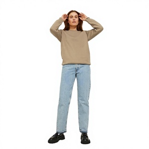 New Arrival <b>Top</b> Trending Women Sweat Shirts Custom Made High Quality Blank Fleece Long Sleeves Sweat Shirts with Crew Neck Style - Product Image 1