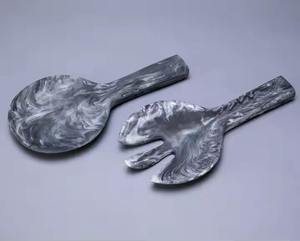 Ensemble de cuillères et fourchettes à salade en résine écologique Royal Artisans avec long manche, pour occasions festives, nouveau design, prix de gros - Product Image 4