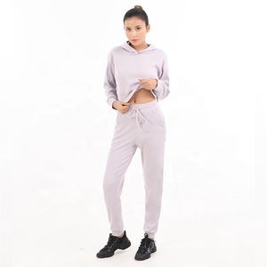 Traje deportivo informal de Invierno para mujer, conjunto de dos piezas respetuoso con el medio ambiente, Sudadera con capucha recortada, pantalones deportivos, OEM - Product Image 5