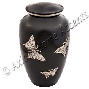 Elegante urna de latón con artesanía detallada y acabado pulido para honrar a los seres queridos por Axiom Home Accents - Product Image 1