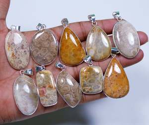 Vente en gros de bijoux en argent sterling plaqué avec des pierres précieuses naturelles en corail et en agate, pendentifs faits à la main en forme de larme et d'ovale, tendance - Product Image 5