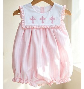 Romper de algodón 100% para bebé niña, de manga corta, con detalles de punto de cruz, perfecto para Pascua. - Product Image 1