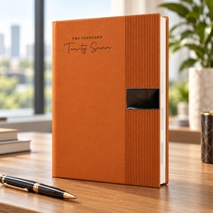 Agenda Premium One Dated de PU, Planificador Corporativo, Cuaderno de Tapa Dura con Placa Metálica, Personalización con Marca, Regalos de Oficina, Organizadores de Diario - Product Image 1