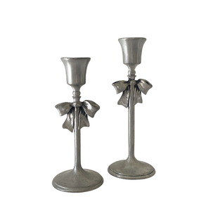 เชิงเทียนขายส่งสีเงินสำหรับตกแต่งบ้าน ทำจากอะลูมิเนียมหล่อขึ้นรูป ที่วางเทียนทรงเสา งานแฮนด์เมด ปรับแต่งได้ ชุด 2 ชิ้น - Product Image 1