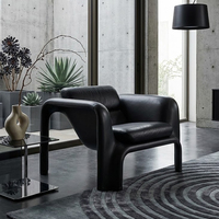 Fauteuil de salon sculptural en fibre de verre, revêtement en similicuir, fauteuil d'appoint moderne et courbé pour salon, hôtel, villa