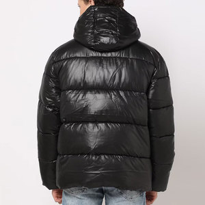 Chaqueta Acolchada con Capucha para Hombre, Negra, Relleno de Poliéster, Cierre de Cremallera, Cortavientos, Estilo Casual, para Invierno, Corte Holgado, Largo Regular - Product Image 2