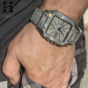 Montre pour homme en argent avec diamants incrustés, cadran carré, aiguilles bleues et chiffres romains allongés, style Santos, montre-bracelet personnalisée Hip Hop - Product Image 1