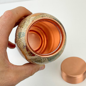 Botella de Agua de Cobre Puro |   Botella de Cobre Martillada a Mano |   Beneficios para la Salud Ayurvédicos |   Caja de Regalo de Lujo - Product Image 2