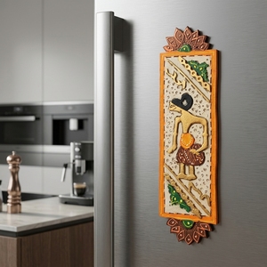 Aimant de réfrigérateur artisanal en cuir Wayang Kulit d'Indonésie avec cadre orange, souvenir culturel traditionnel, décoration pour la maison - Product Image 5