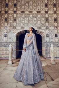 Lehenga Choli, Traje Tradicional Indio para Bodas, Bellamente Diseñado con Lentejuelas para Ocasiones Especiales, Atuendo Elegante para Mujer - Product Image 4