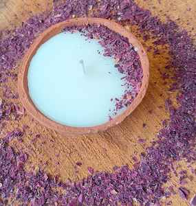 Vela Ecológica Orgánica de Cera de Soja en Frasco de Barro con Pétalos de Rosa Secos, Aroma de Aromaterapia, Decoración Navideña, Precio al por Mayor - Product Image 2