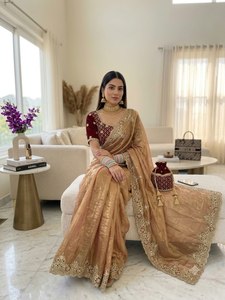 Sari Bordado con Zari, Traje Tradicional Indio y Pakistaní para Bodas y Fiestas, para Mujeres - Product Image 3