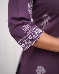 Ensemble Kurta Palazzo en mousseline imprimé floral violet avec dupatta, col en V, manches 3/4, coupe ample, tenue ethnique - Product Image 6
