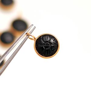 Pendentif Fleur en Onyx Noir Naturel Sculpté à la Main, Breloque en Pierre Précieuse, Bijou en Argent Sterling 925, Pendentif en Pierre Onyx Noir 11mm - Product Image 4
