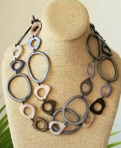 Collier de mode pour femme en corne de buffle, fait main, de qualité supérieure, écologique, idéal pour les mariages, par Perfect Enterprises, Inde - Product Image 3