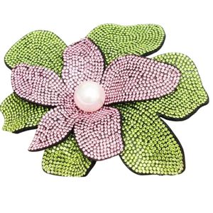 Broche Fleur Artisanale Rose et Verte Éclatante, Clip Élégant pour Cheveux, Bijou de Mode Féminin, Cadeau Idéal pour Fête et Mariage - Product Image 5