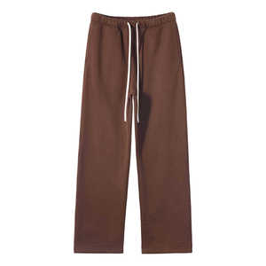Pantalon en coton pour homme, coupe décontractée, tissu twill doux, détails poches cargo, style contemporain et tendance. - Product Image 4
