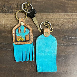 Llaveros de cuero tallados a mano, llaveros de cuero con forma exótica, accesorios de cuero con flecos, llaveros para unisex - Product Image 6