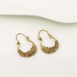 Boucles d'oreilles créoles en laiton, forme squelette, plaqué or antique, style bohème unisexe, bijoux cadeau chrétien - Product Image 2