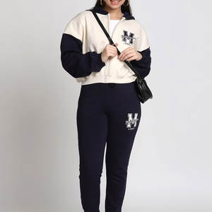 Conjunto de Dos Piezas Suave y Cómodo para Mujer, Chándal de Corte Holgado con Pantalones Jogger - Product Image 4