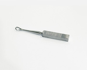 Instrument chirurgical ophtalmique microchirurgical 8 cm FLYNN, dépresseurs scléraux, type boucle pour lentilles 5 mm, en acier inoxydable CE - Product Image 1