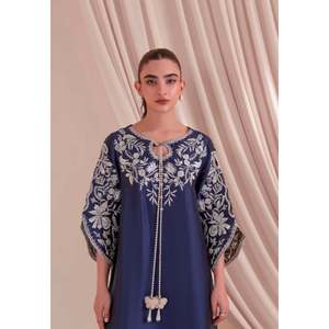 Ensemble de kaftan en rayonne satinée pure pour femmes - Product Image 1