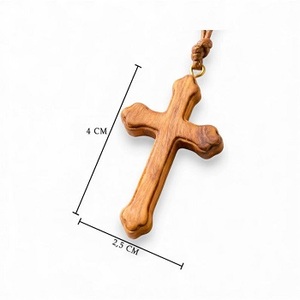 Pendentif croix en bois naturel moderne fait main, petite croix de prière, cordon réglable, respectueux de l'environnement par F S International - Product Image 3