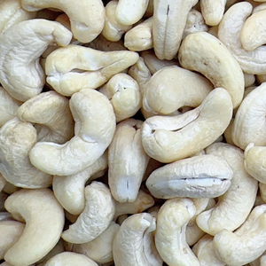 Nueces de Anacardo Crudas Comestibles Congeladas Grado W180 Vietnam Venta al por Mayor Exportadas a Asia, UE y Medio Oriente - Product Image 1