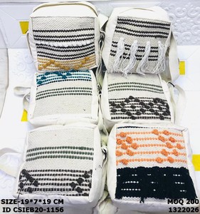 Sac bandoulière en coton tissé fait main avec pompon |   Sac à bandoulière bohème pour femmes - Product Image 6