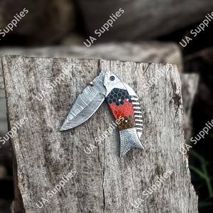 Couteau de poche EDC pliable en acier Damas gravé à la main, motif poisson, pointe tombante, best-seller, avec étui et aiguiseur, support OEM/ODM - Product Image 2