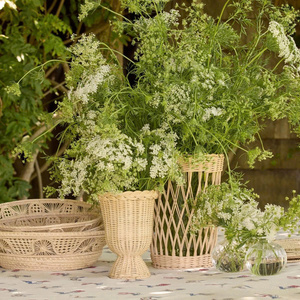 Panier de fleurs en rotin artisanal sur piétement, design conique haut, support de pot de fleurs tissé naturellement pour la décoration intérieure - Product Image 5