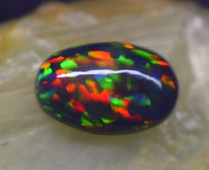 Opale noire naturelle, pierre précieuse en vrac, ovale, multicolore, 15,6x10,3x7,6 mm, 6,10 carats, pour bijoux fins - Product Image 4
