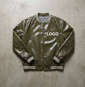 Chaqueta Varsity de Cuero PU Verde Oliva para Hombre con Logotipo Personalizado, Chaqueta de Béisbol Informal con Cuello Camisero, Corte Regular, Ropa Urbana de Otoño - Product Image 5