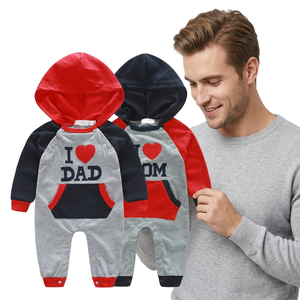 Combinaison Bébé Unisexe à Capuche Manches Longues en Coton Tricoté avec Imprimé « I Love Dad Mom » et Fermeture Éclair YKK Bidirectionnelle – Décontractée pour Toutes Saisons – Vente en Gros - Product Image 6